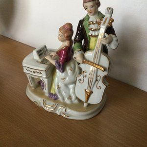 Vintage CDC handmade Rococo porcelain figurine couple play music 7 5/8"